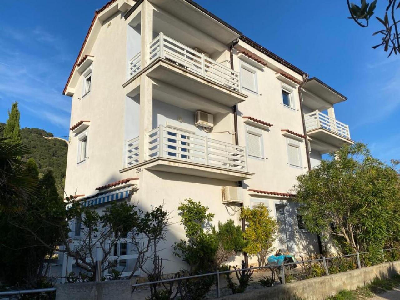 Apartments Olea Rab Town Ngoại thất bức ảnh